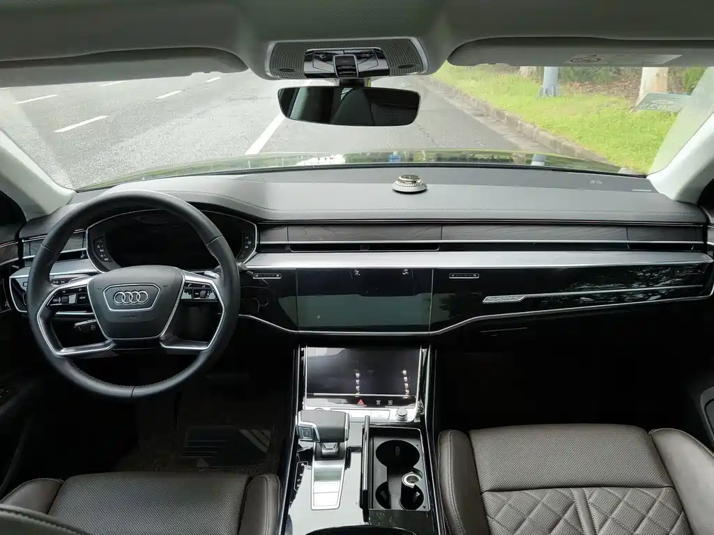 Audi A8 — миниатюра 8