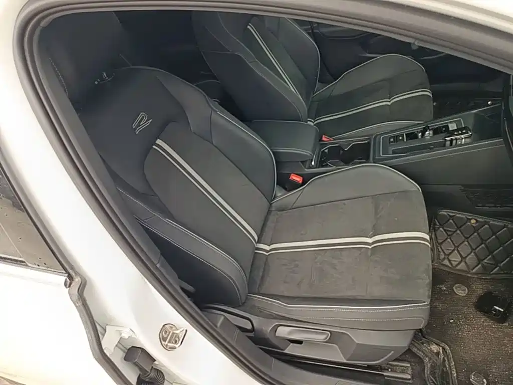 Volkswagen Golf — миниатюра 20