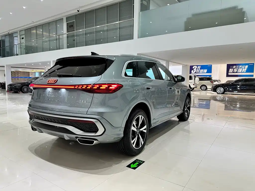 Audi Q5L — миниатюра 5