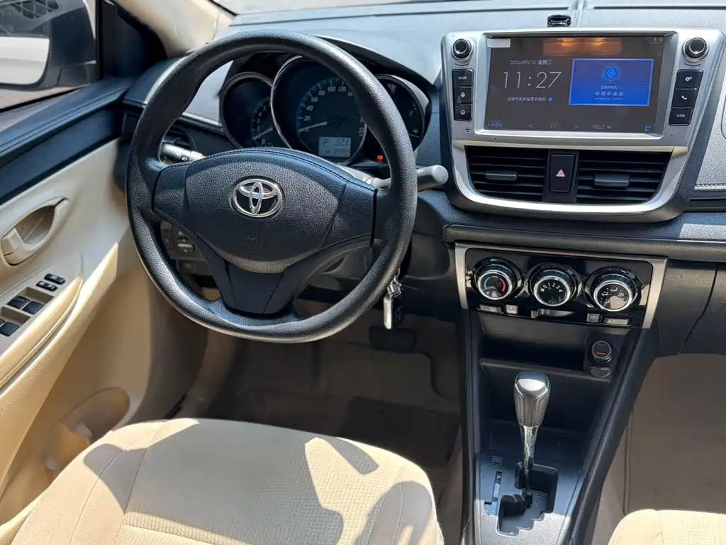 Toyota Yaris L — миниатюра 4