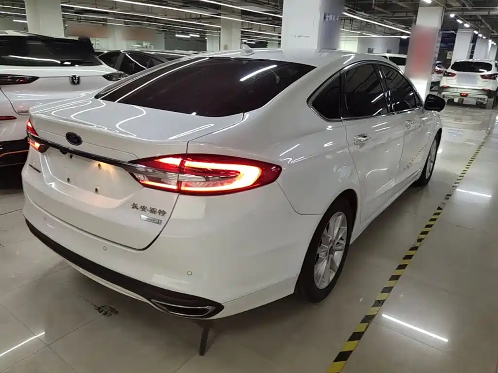 Ford Mondeo — миниатюра 7