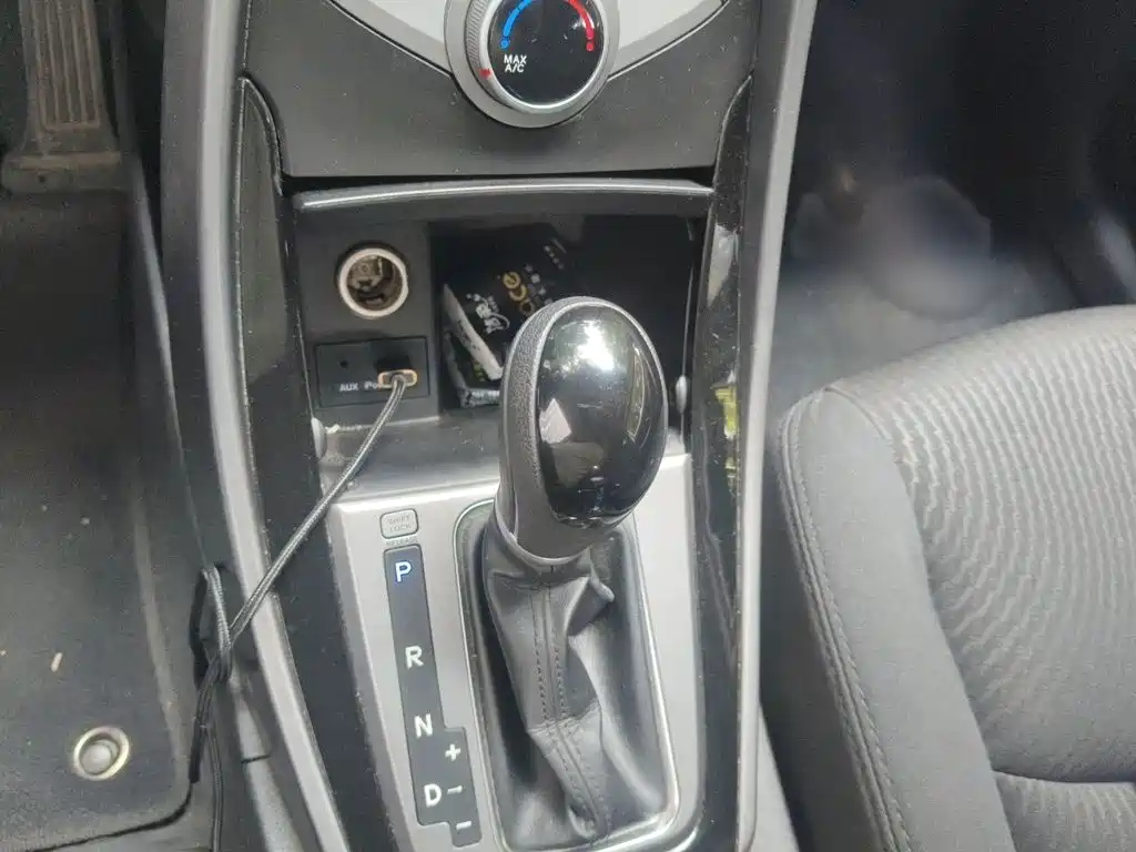 Hyundai Elantra Langdong — миниатюра 7