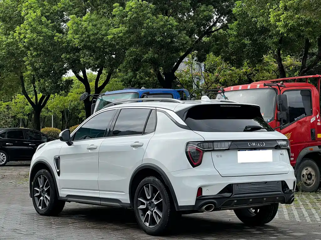 Lynk & Co 01 — миниатюра 4