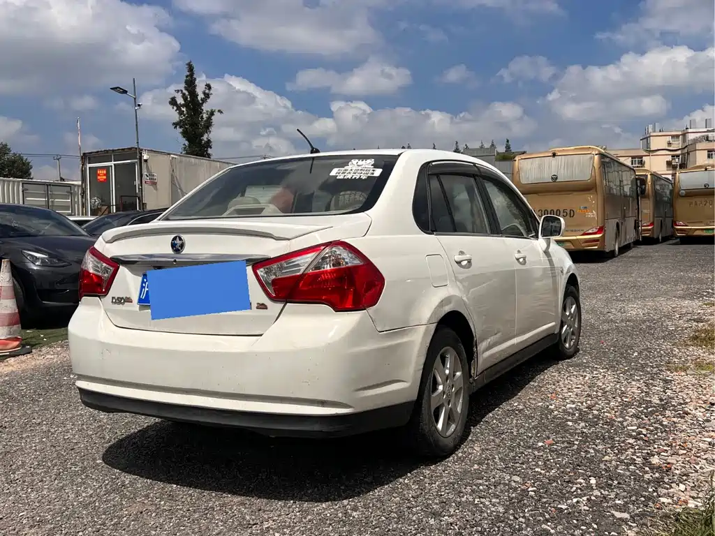 Venucia D50 — миниатюра 4