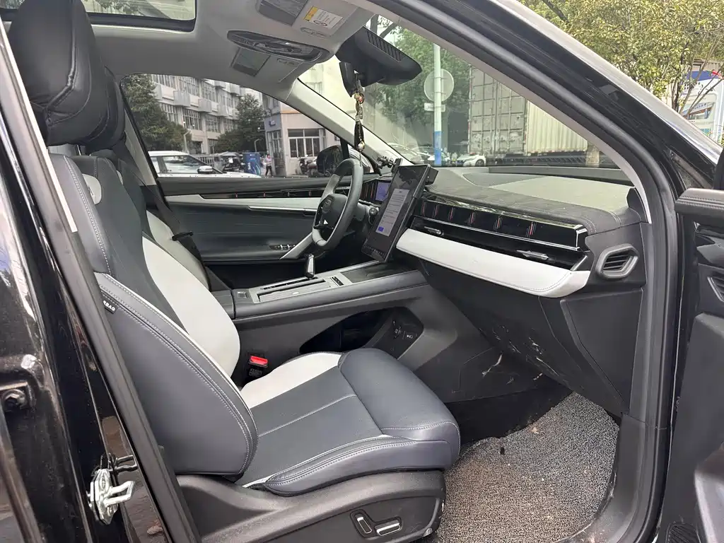 Geely Boyue L — миниатюра 14