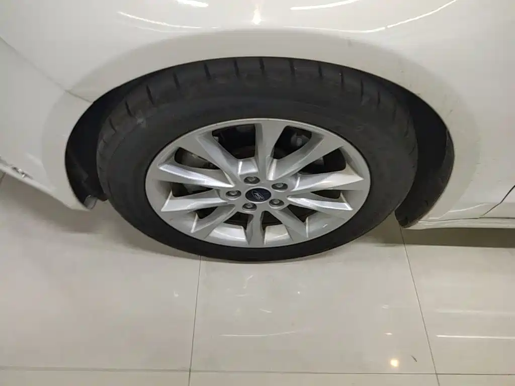 Ford Mondeo — миниатюра 23