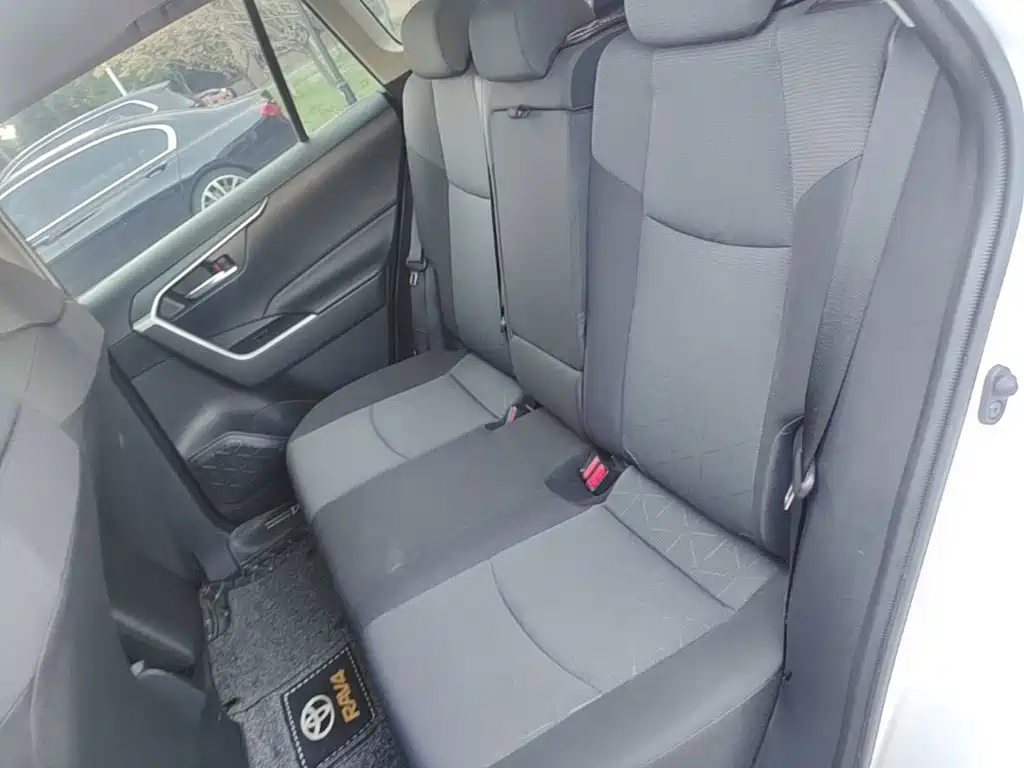 Toyota RAV4 — миниатюра 17