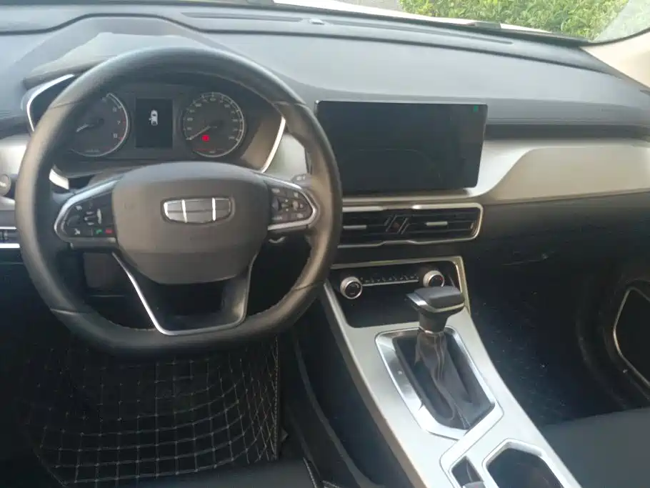 Geely Binyue — миниатюра 12