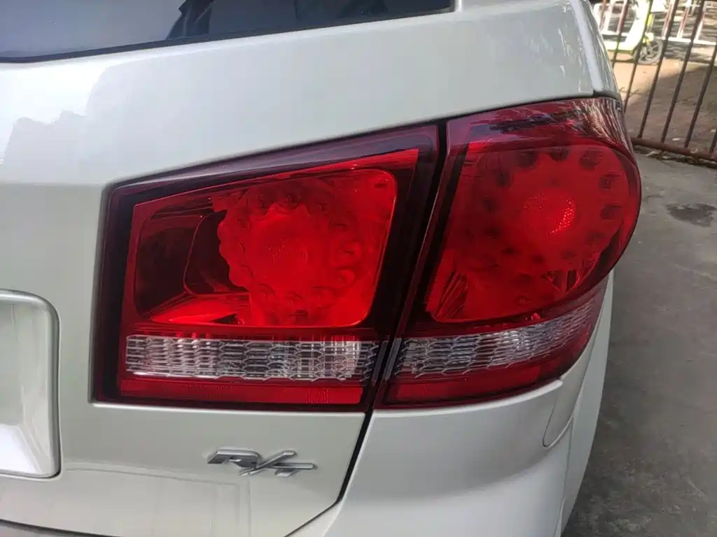 Dodge Journey — миниатюра 8