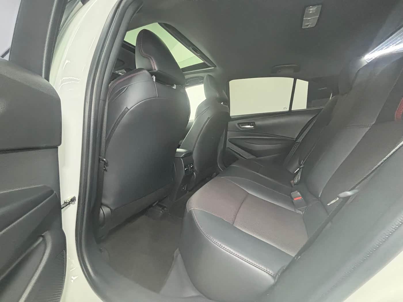 Toyota Levin 1.2 л 2023 г. Белый, пробег 3500 км