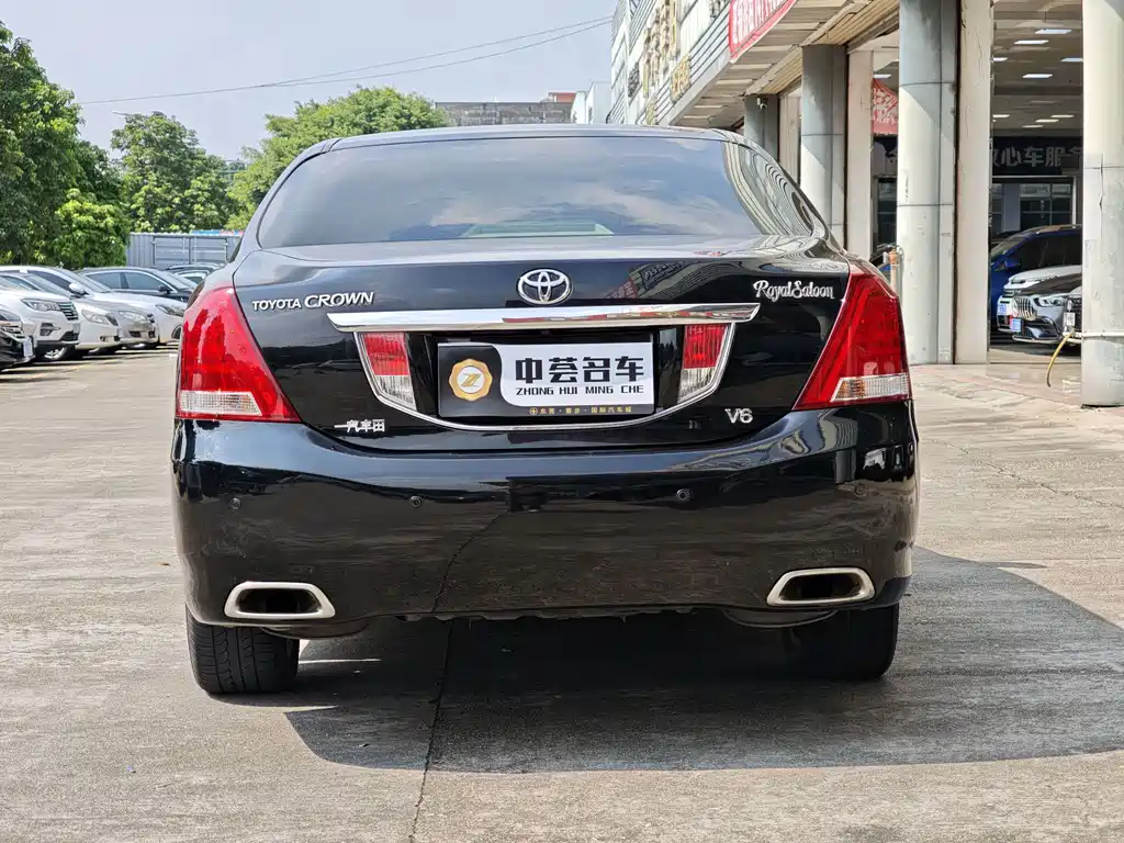 Toyota Crown — миниатюра 17