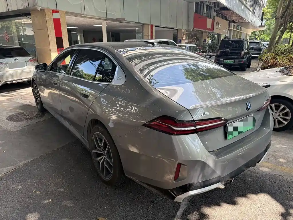 BMW i5 — миниатюра 9