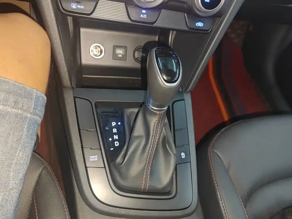Hyundai Elantra — миниатюра 14