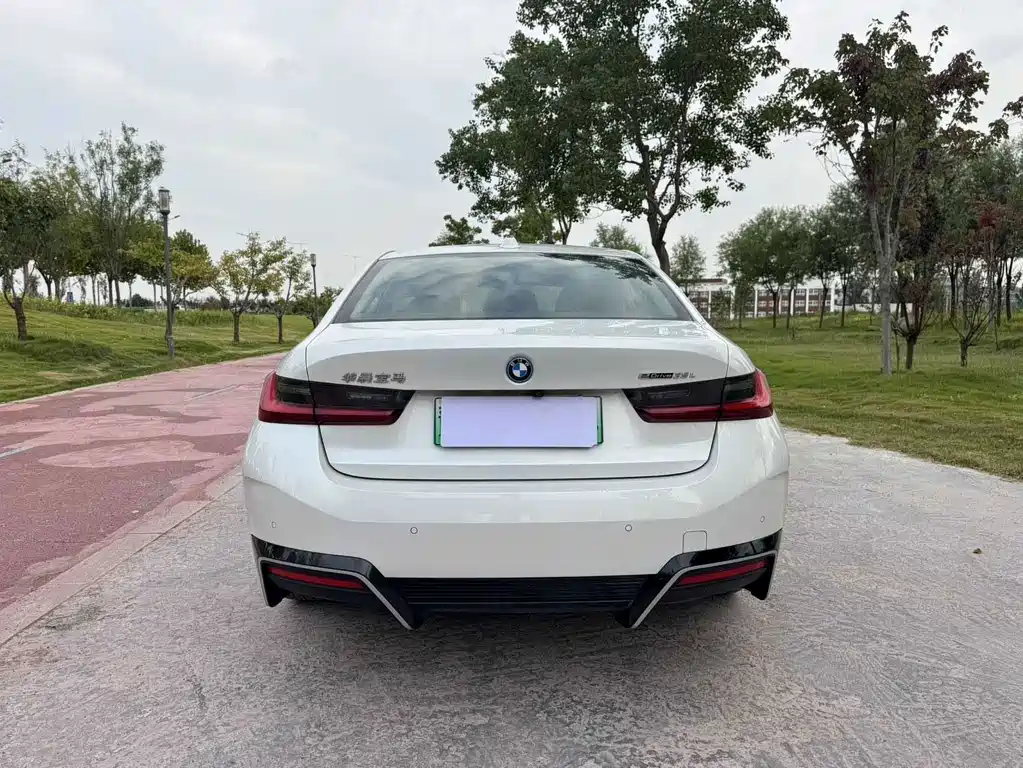 BMW i3 — миниатюра 8
