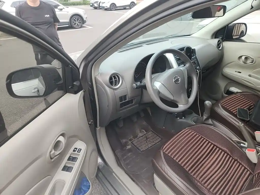 Nissan Sunny — миниатюра 12