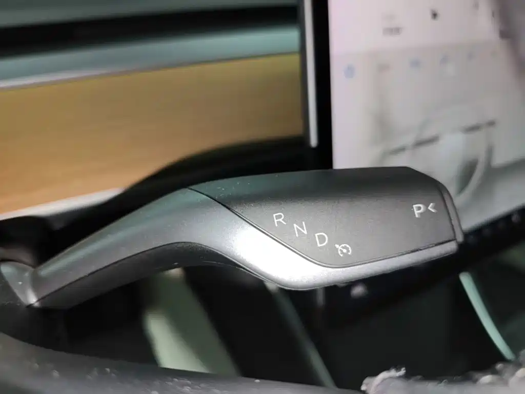 Tesla Model 3 — миниатюра 14