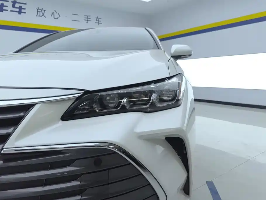 Toyota Avalon — миниатюра 5