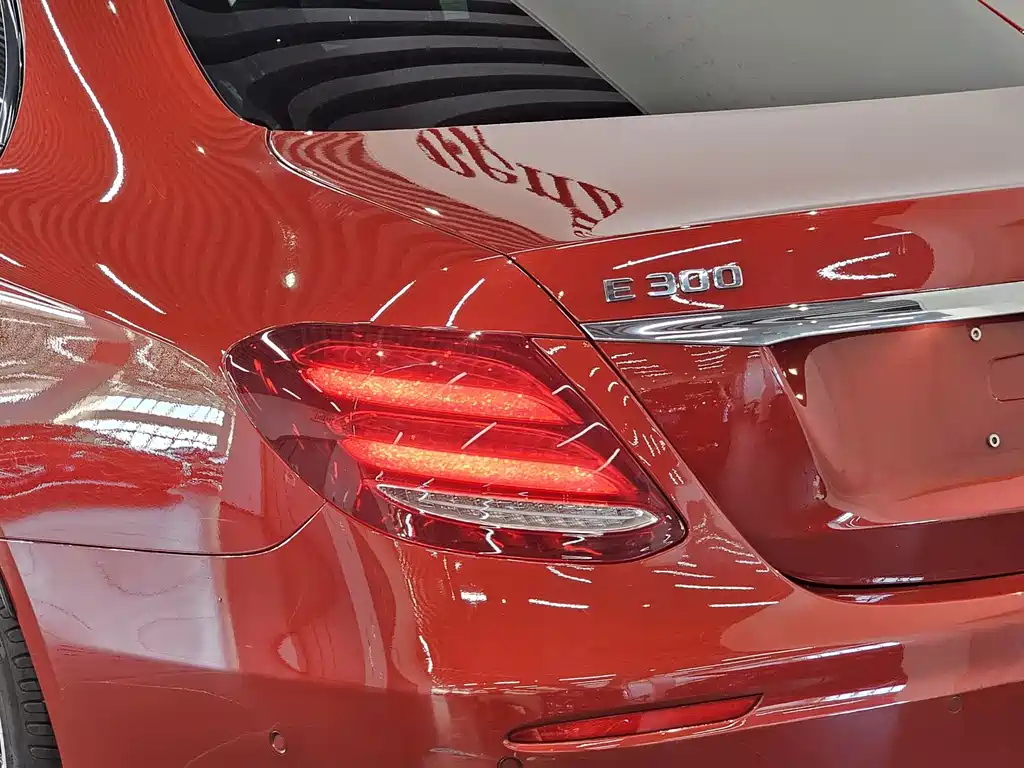 Mercedes-Benz E-Class — миниатюра 4