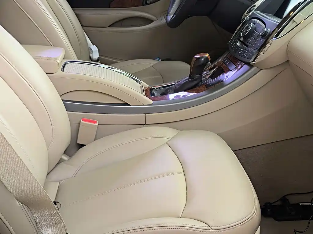 Buick LaCrosse — миниатюра 11