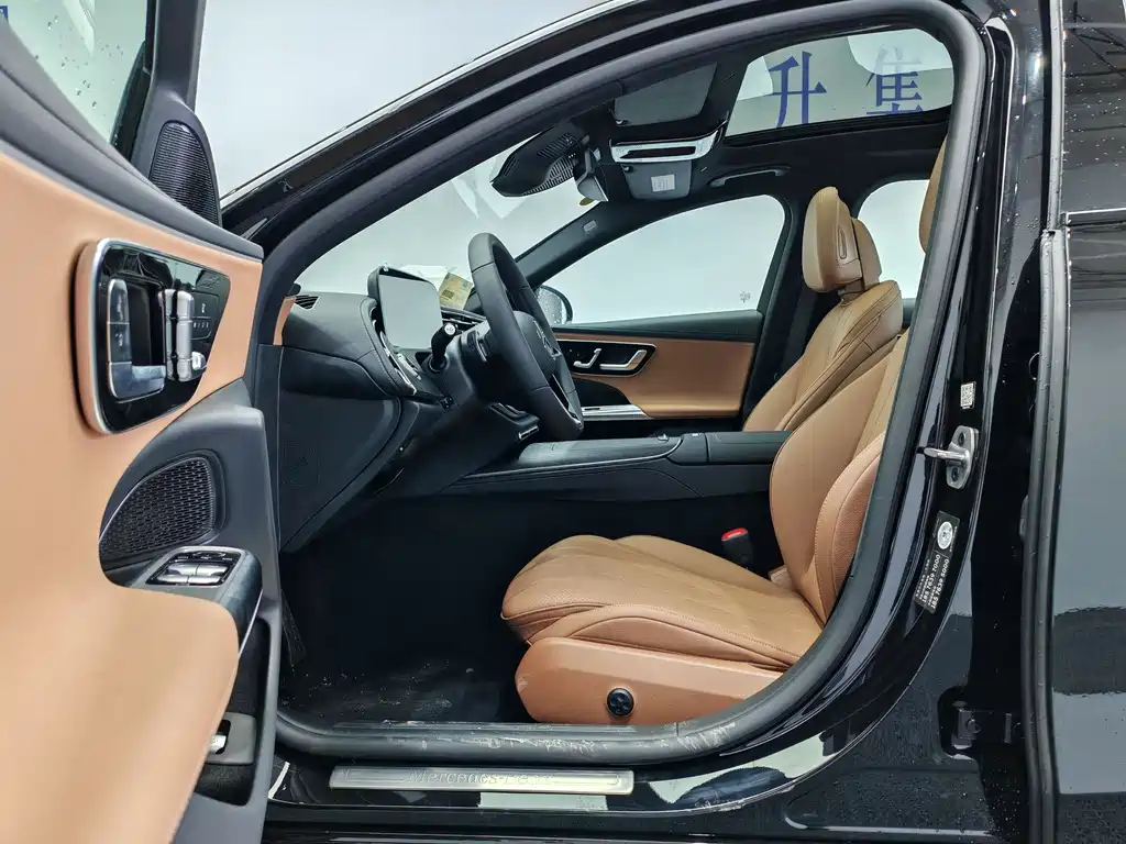 Mercedes-Benz E-Class (Import) — миниатюра 11