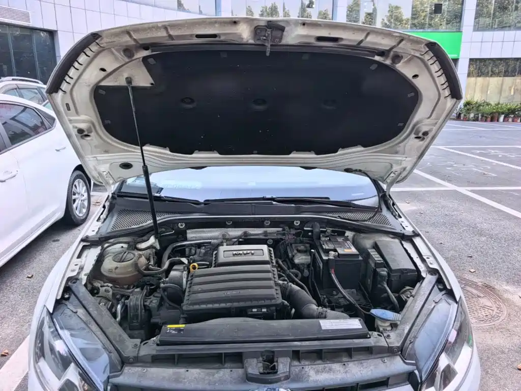 Volkswagen Golf — миниатюра 20