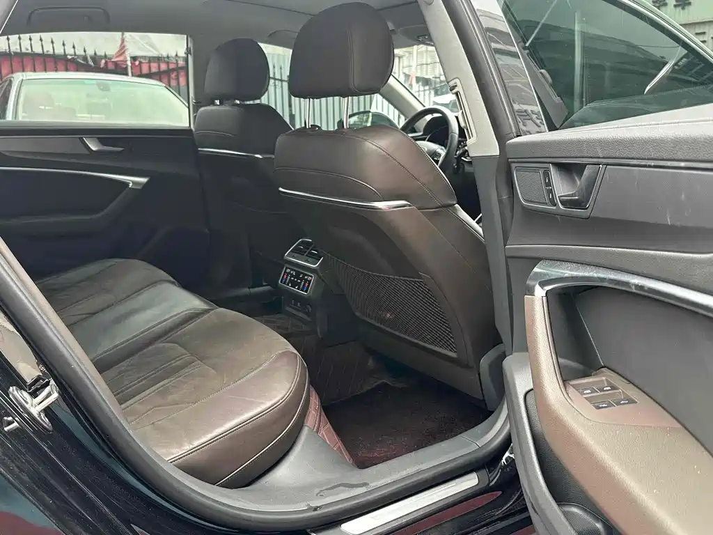Audi A7L — миниатюра 10