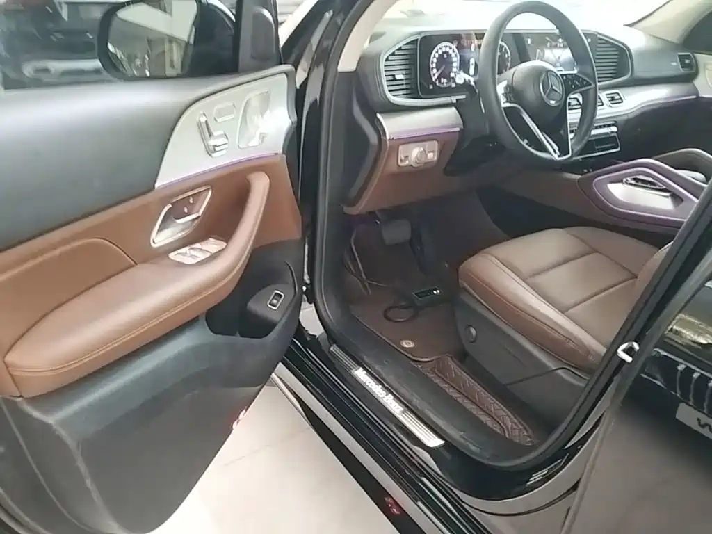 Mercedes-Benz GLE (Import) — миниатюра 16
