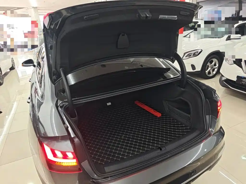 Audi A4L — миниатюра 19