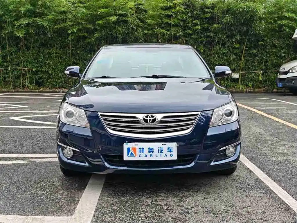 Toyota Camry — миниатюра 3