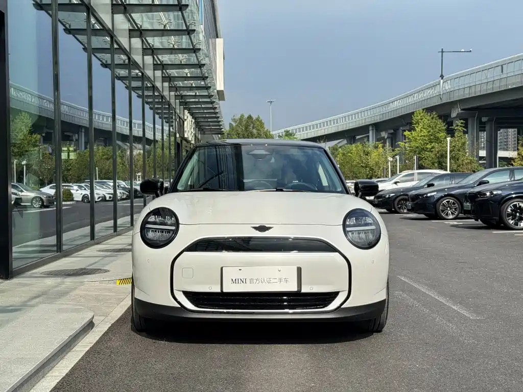 MINI MINI COOPER EV — миниатюра 2