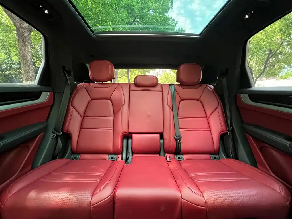 Porsche Cayenne — миниатюра 18