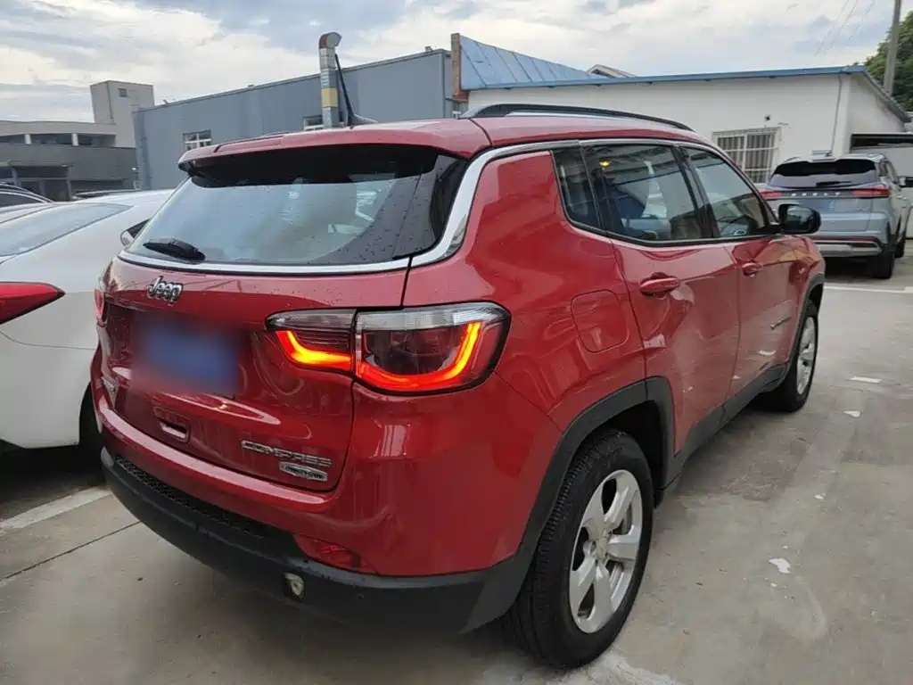 Jeep Compass — миниатюра 7