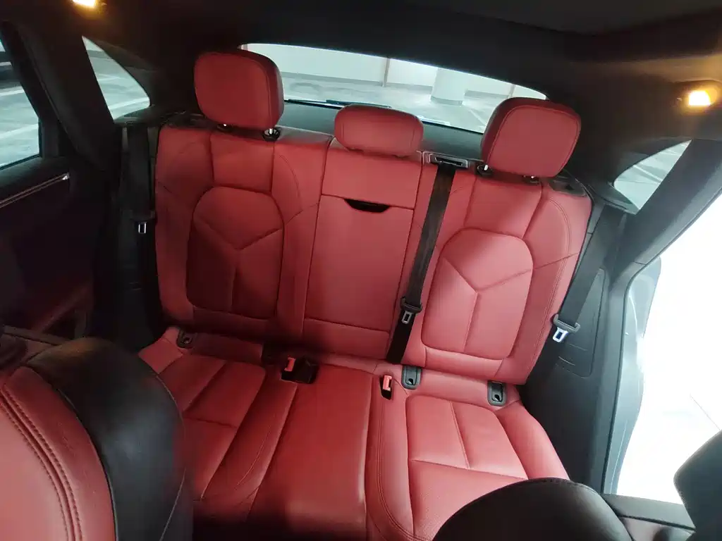 Porsche Macan — миниатюра 12