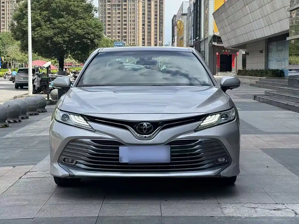 Toyota Camry — миниатюра 6