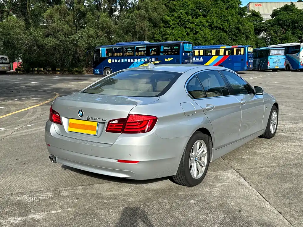 BMW 5 Series 5 2011 523Li Lead