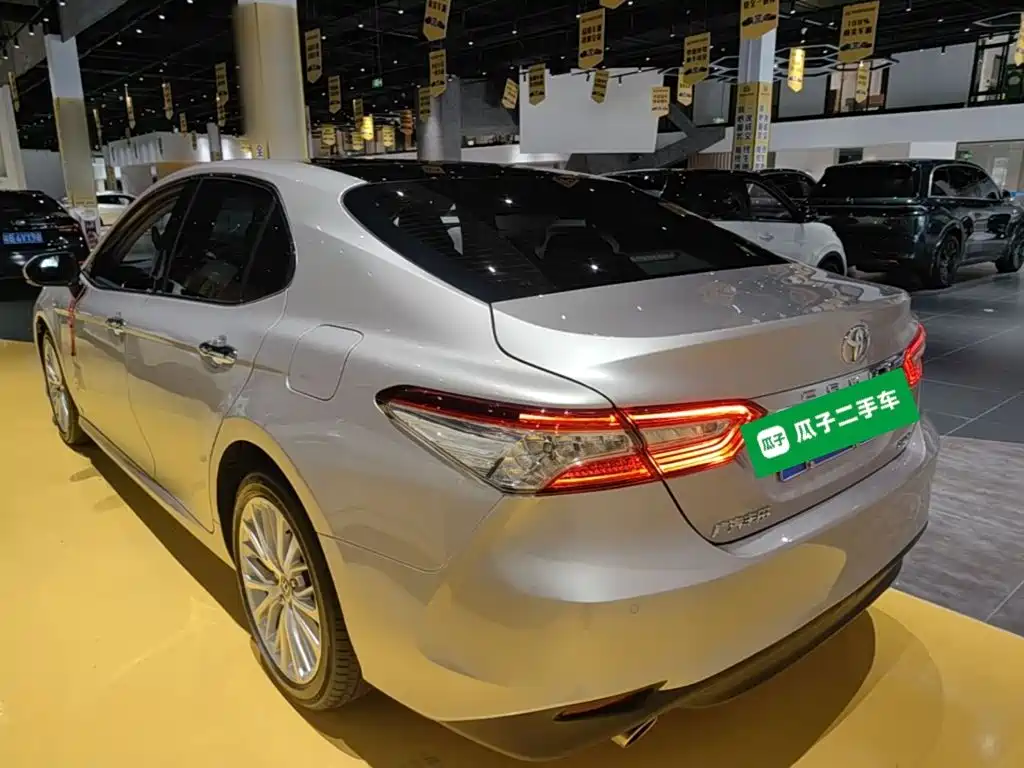 Toyota Camry — миниатюра 5