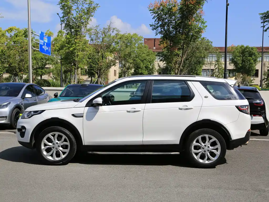 Land Rover Discovery Sport — миниатюра 17