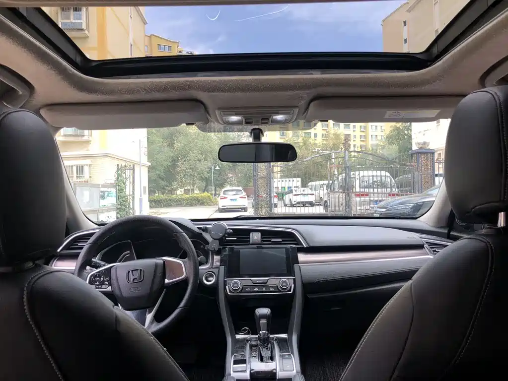 Honda Civic — миниатюра 9