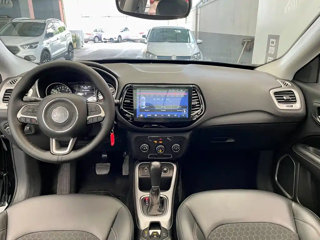 Jeep Compass — миниатюра 7