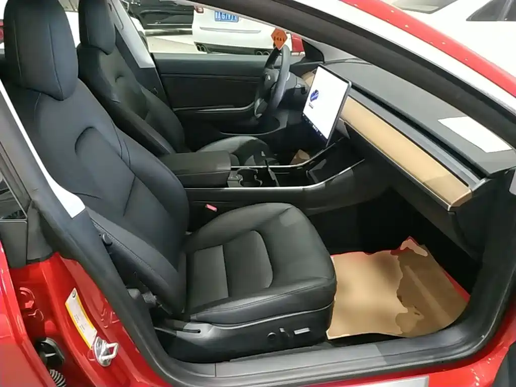 Tesla Model 3 — миниатюра 25