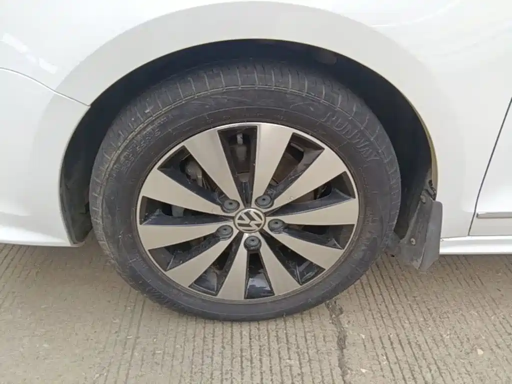 Volkswagen Sagitar — миниатюра 23
