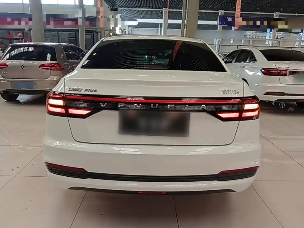 Venucia D60 — миниатюра 6