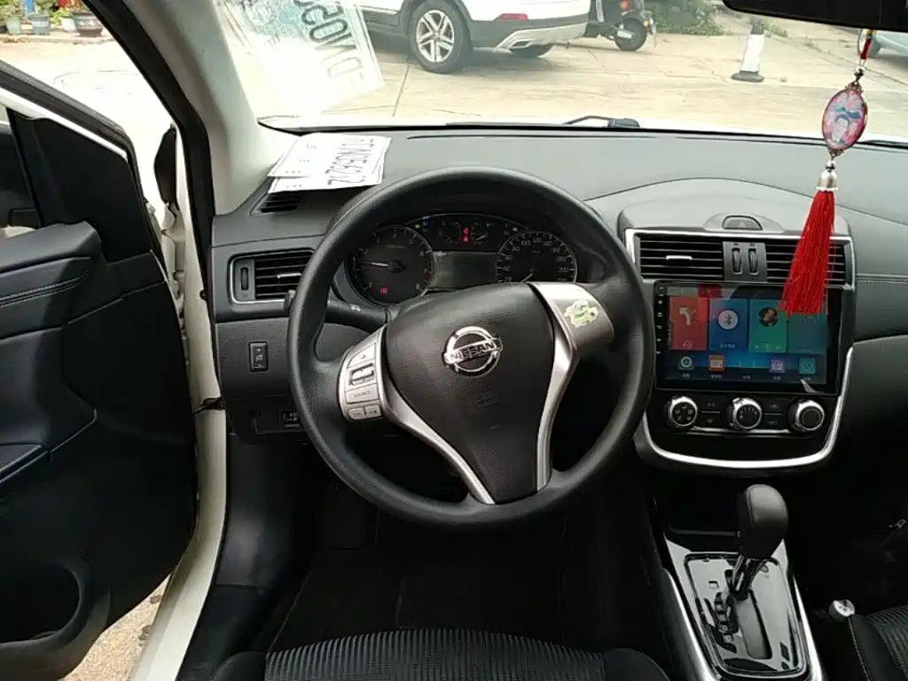 Nissan Tiida — миниатюра 11