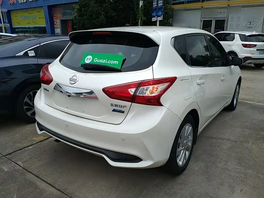 Nissan Tiida — миниатюра 7