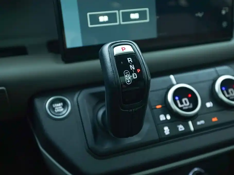 Land Rover Defender — миниатюра 9