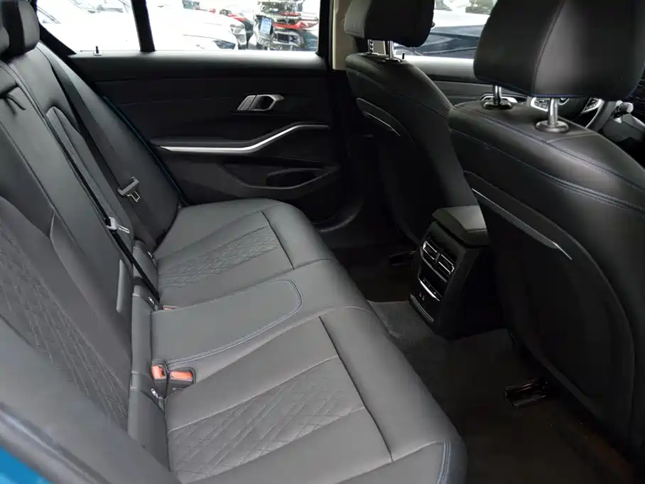 BMW 3 Series — миниатюра 13