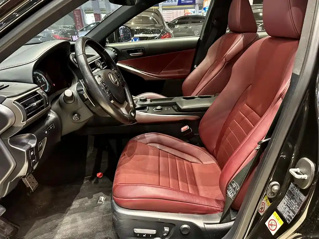 Lexus IS 2017 300 F SPORT