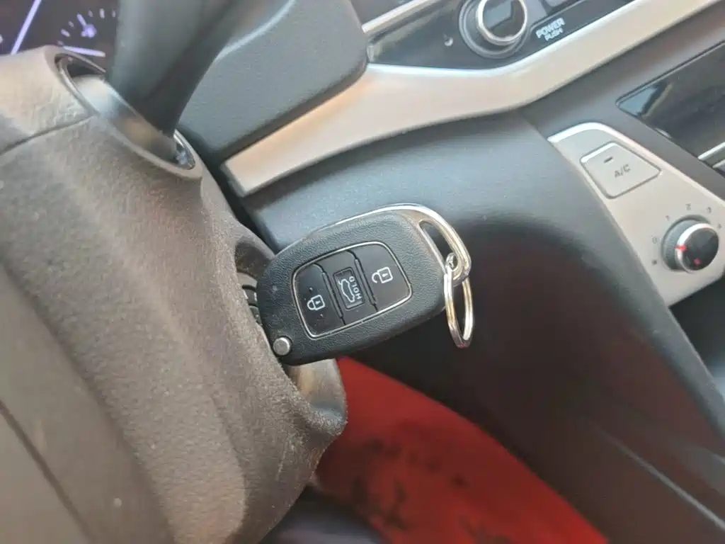 Hyundai Elantra — миниатюра 9