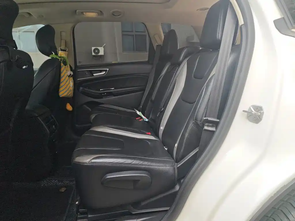 Ford Edge — миниатюра 18