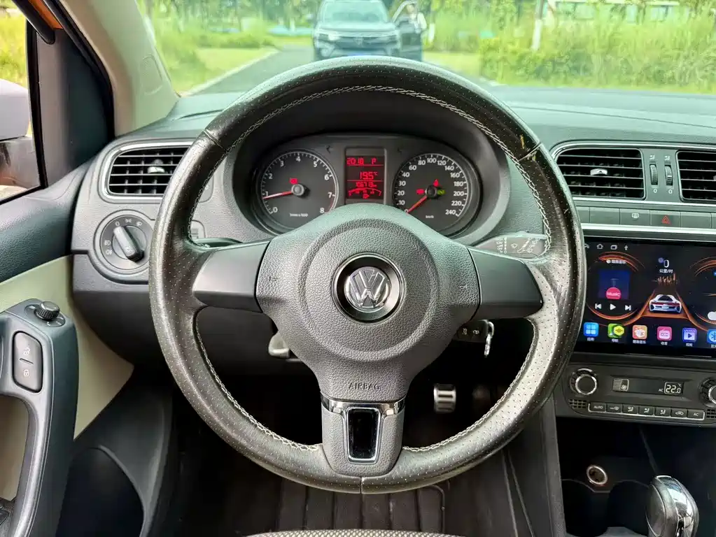 Volkswagen Polo — миниатюра 11